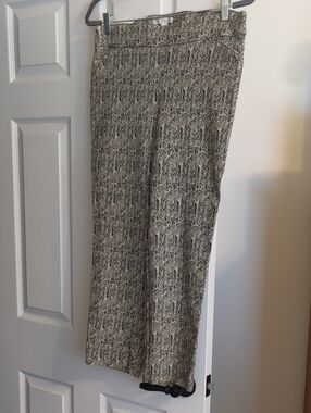 Dana Buchman Black & Cream Chevron Knit Pants. Never Worn